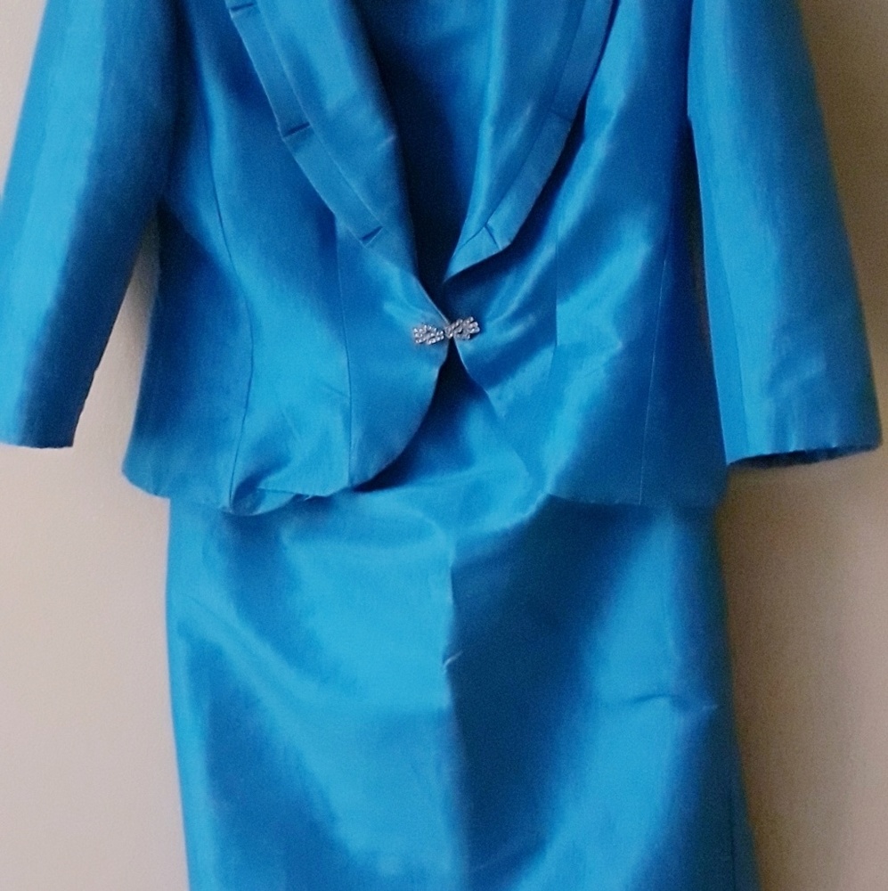 Matching blue suit - Picture 2 of 5